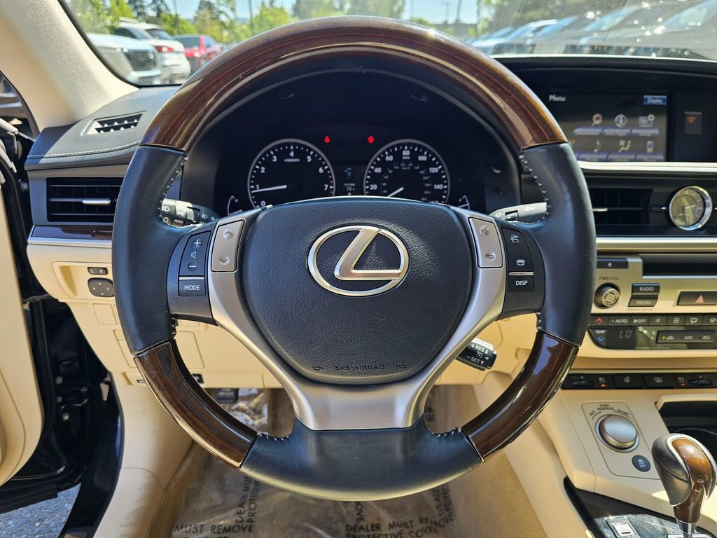 Used 2014 Lexus ES 350 w/ Ultra Luxury Package FWD image 25