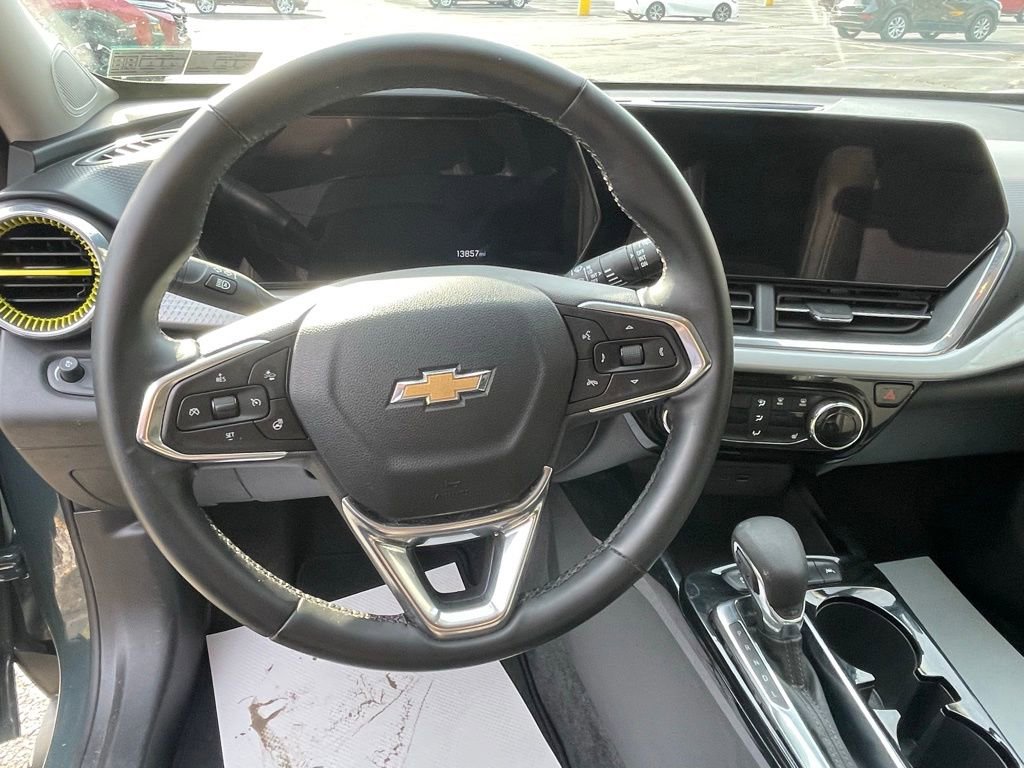 Certified 2025 Chevrolet Trax LT w/ LT Convenience Package image 27