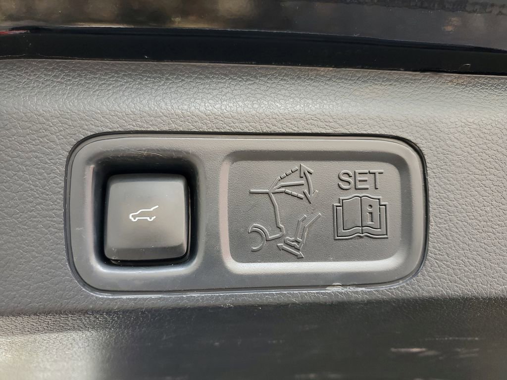 Used 2023 Ford Expedition Max Platinum image 9