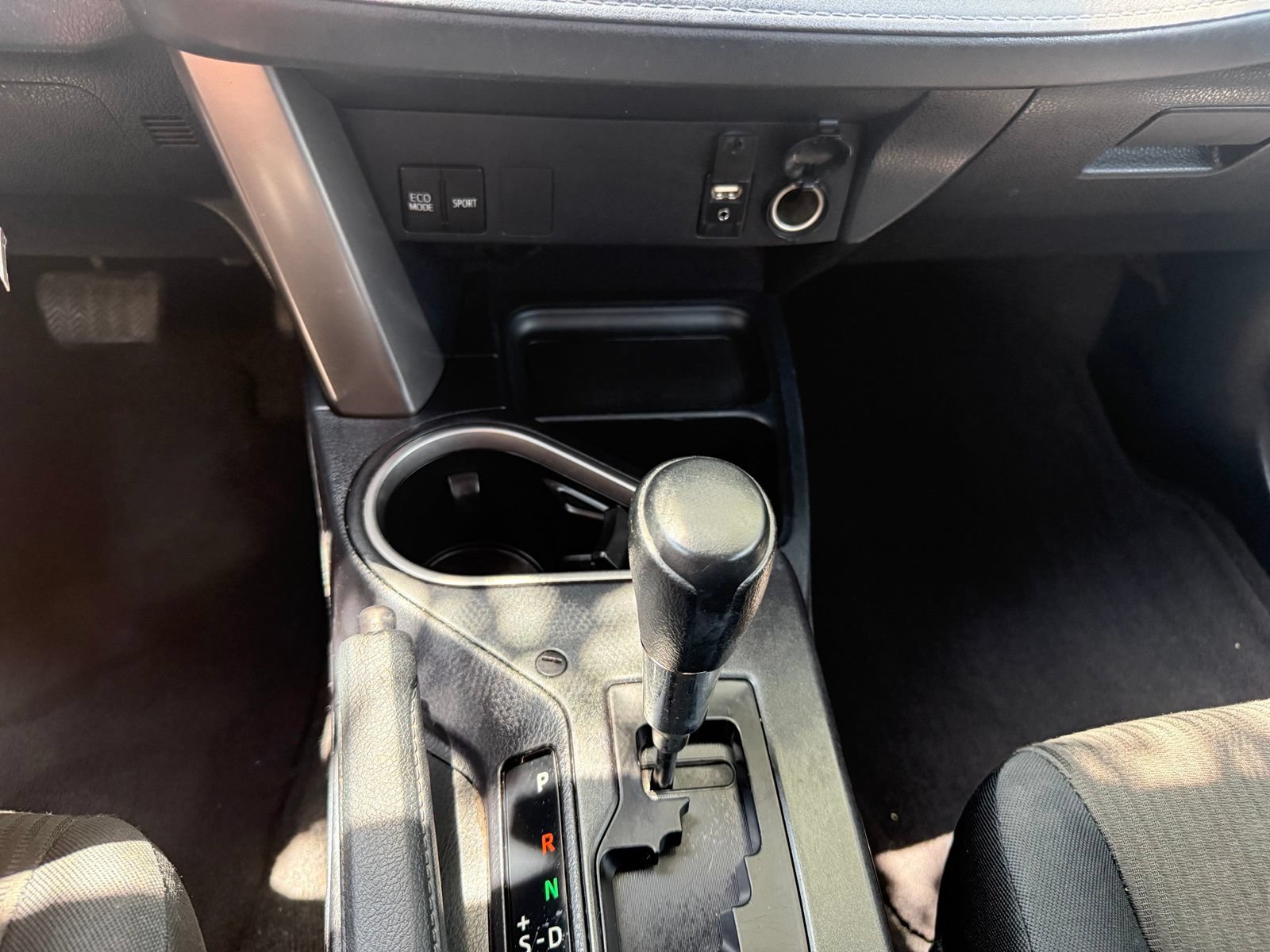 Used 2017 Toyota RAV4 LE FWD image 16