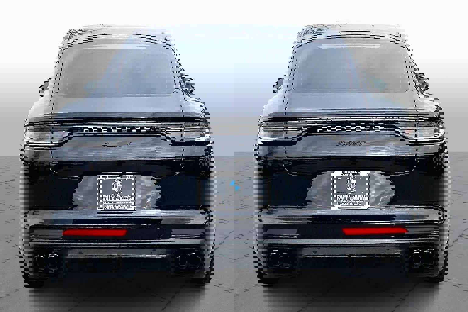 Used 2023 Porsche Panamera 4 Platinum Edition image 4