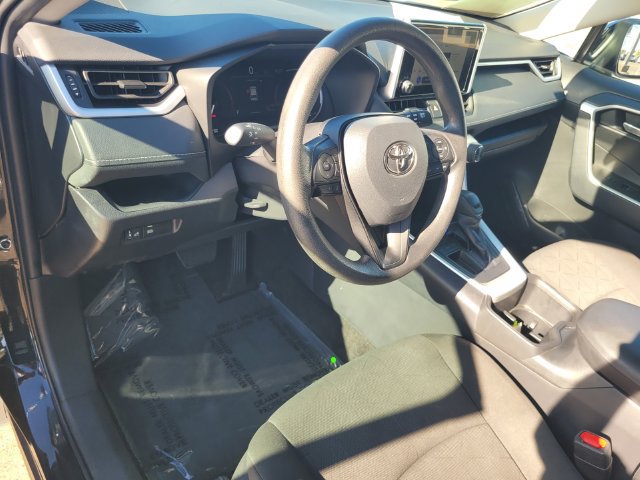 Used 2024 Toyota RAV4 XLE FWD image 12