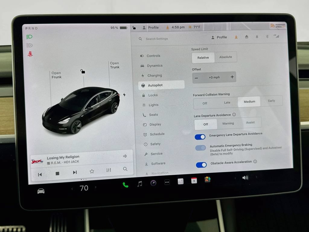 Used 2018 Tesla Model 3 Mid Range RWD image 14