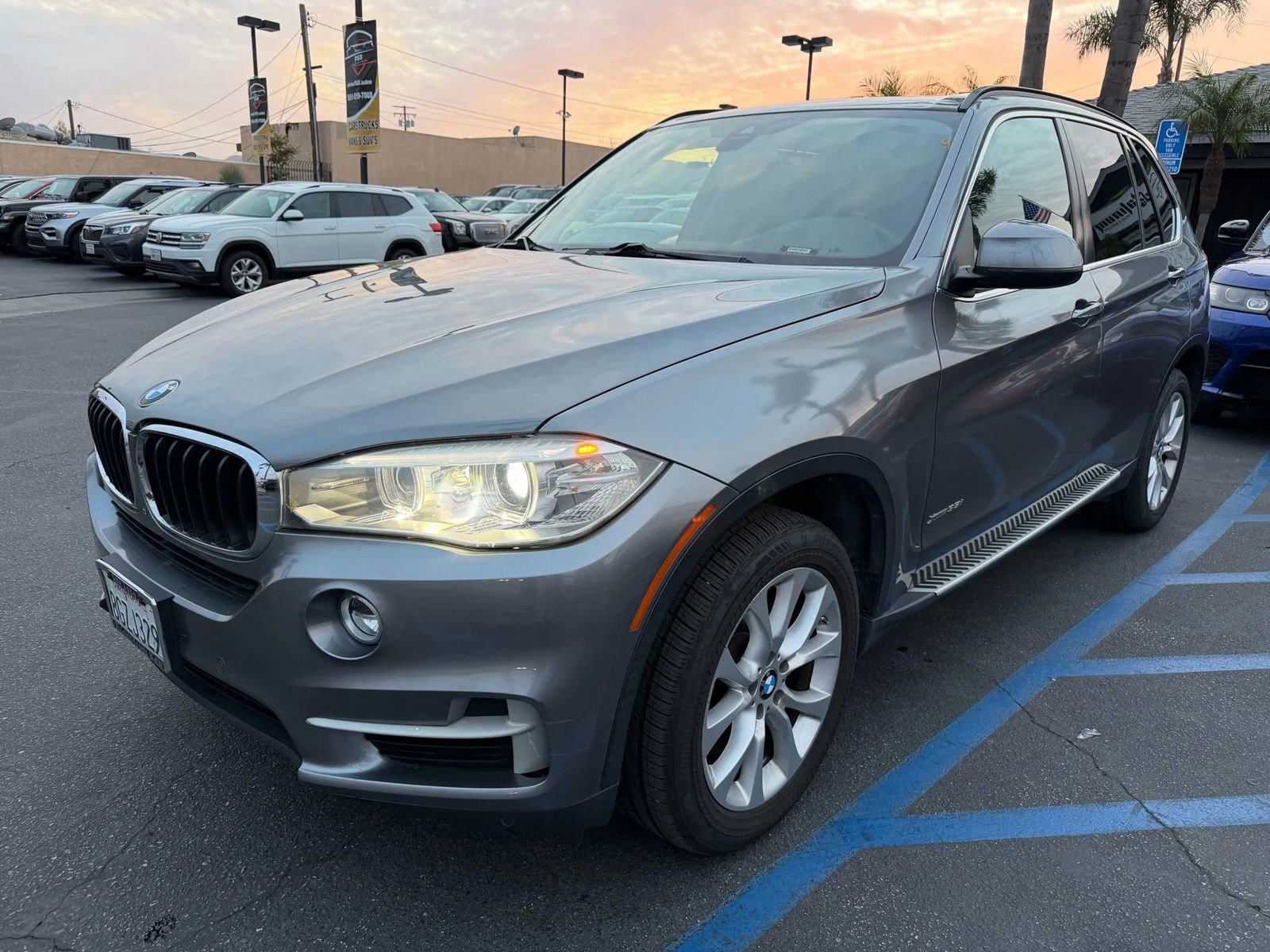 Used 2016 BMW X5 xDrive35i w/ Premium Package AWD/4WD image 3