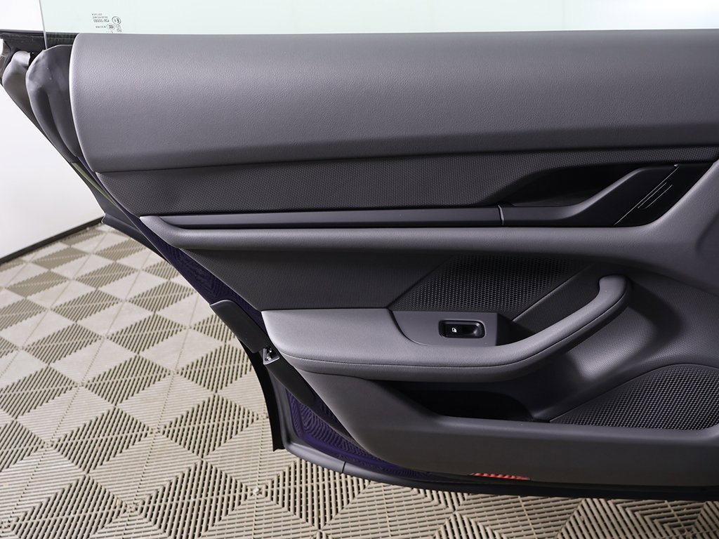 Used 2023 Porsche Taycan image 25