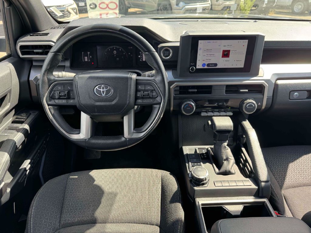 Used 2025 Toyota 4Runner SR5 AWD/4WD image 19