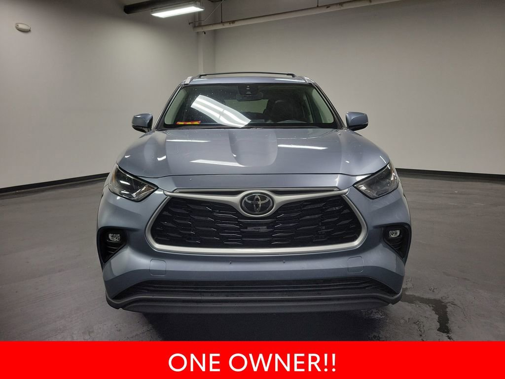 Used 2022 Toyota Highlander XLE image 3