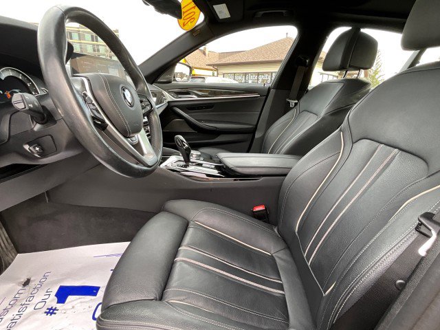 Used 2017 BMW 540i xDrive image 30