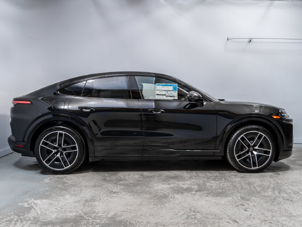 New 2026 Porsche Cayenne Turbo AWD/4WD image 8
