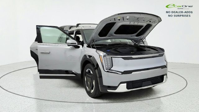 Used 2026 Kia EV9 Land AWD/4WD image 12