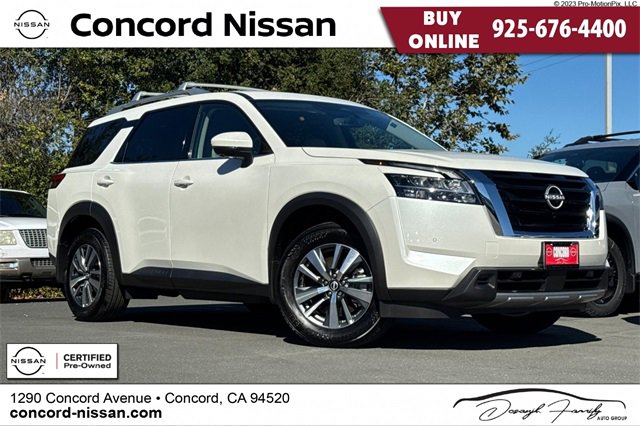 Certified 2024 Nissan Pathfinder SL image 1