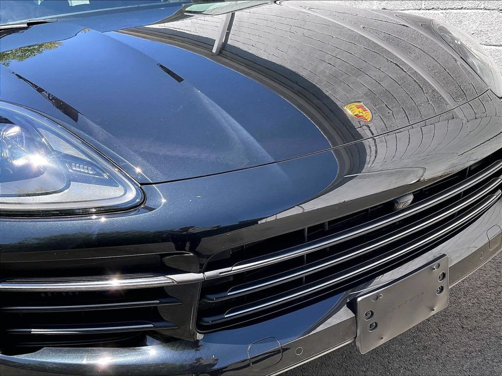 Certified 2023 Porsche Cayenne Platinum Edition AWD/4WD image 32