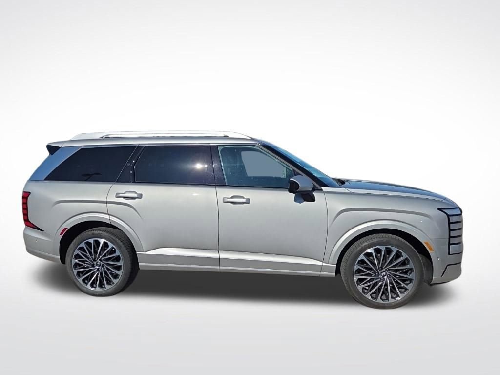 Used 2026 Hyundai Palisade Calligraphy image 2