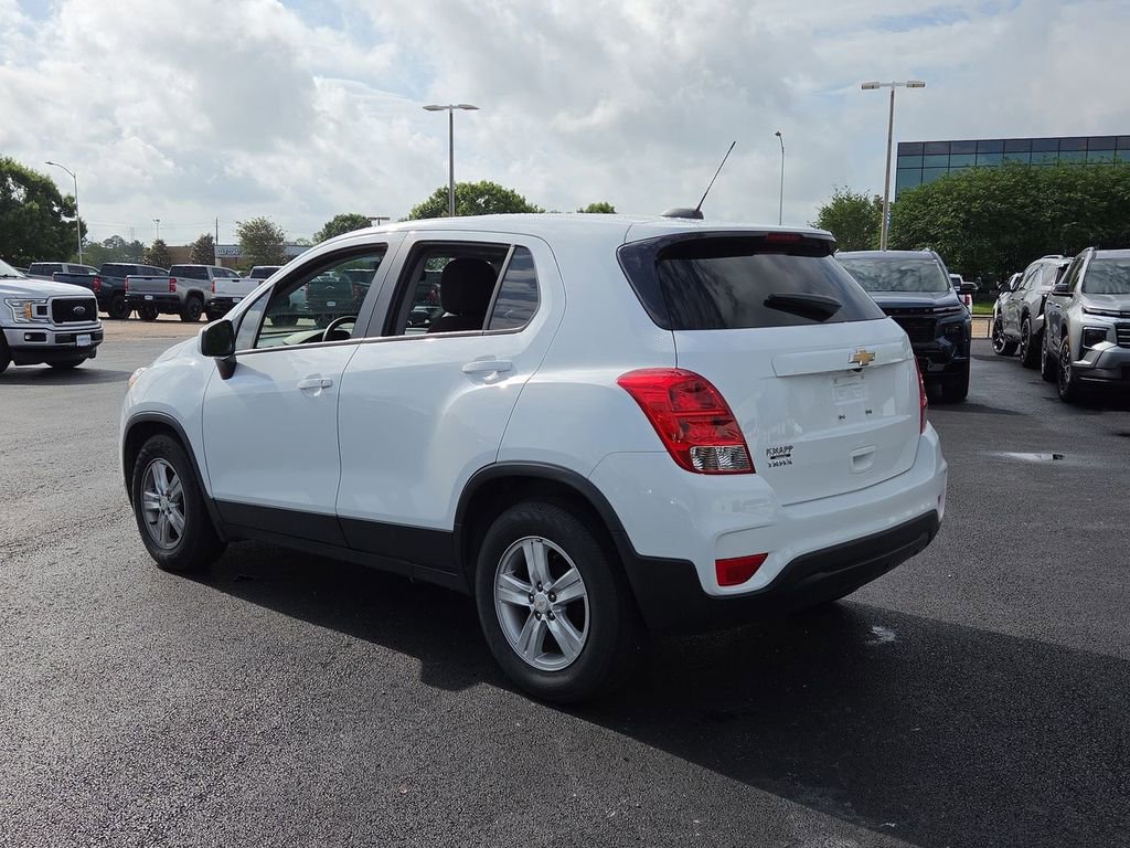 Used 2022 Chevrolet Trax LS w/ Tint and Cruise Package FWD image 15