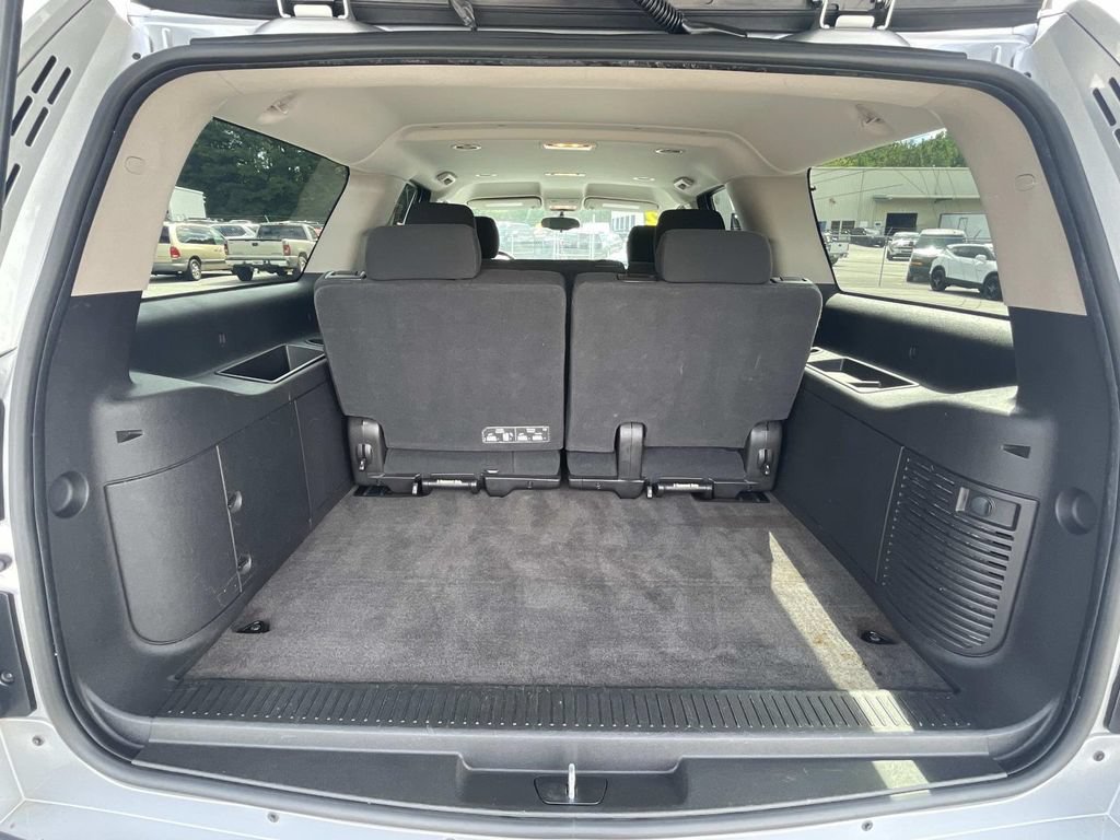 Used 2012 Chevrolet Suburban LS RWD image 11