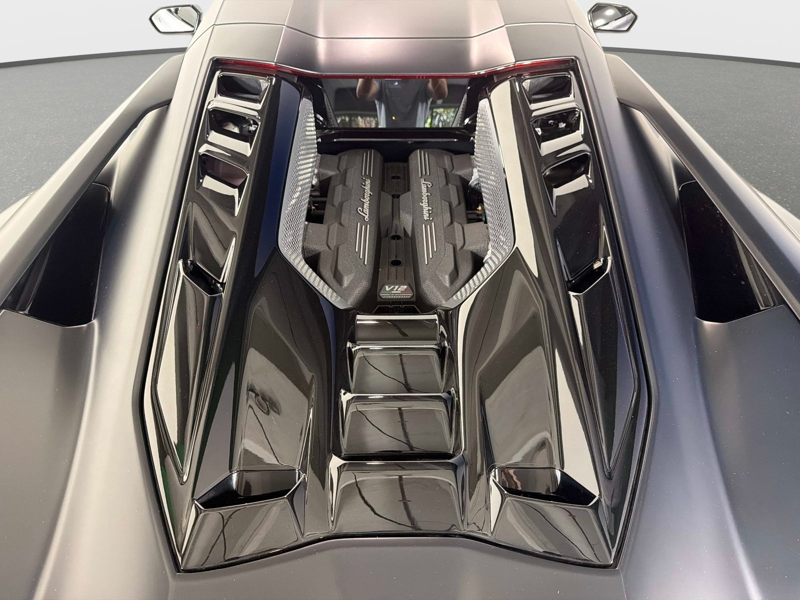 Used 2024 Lamborghini Revuelto AWD/4WD image 27