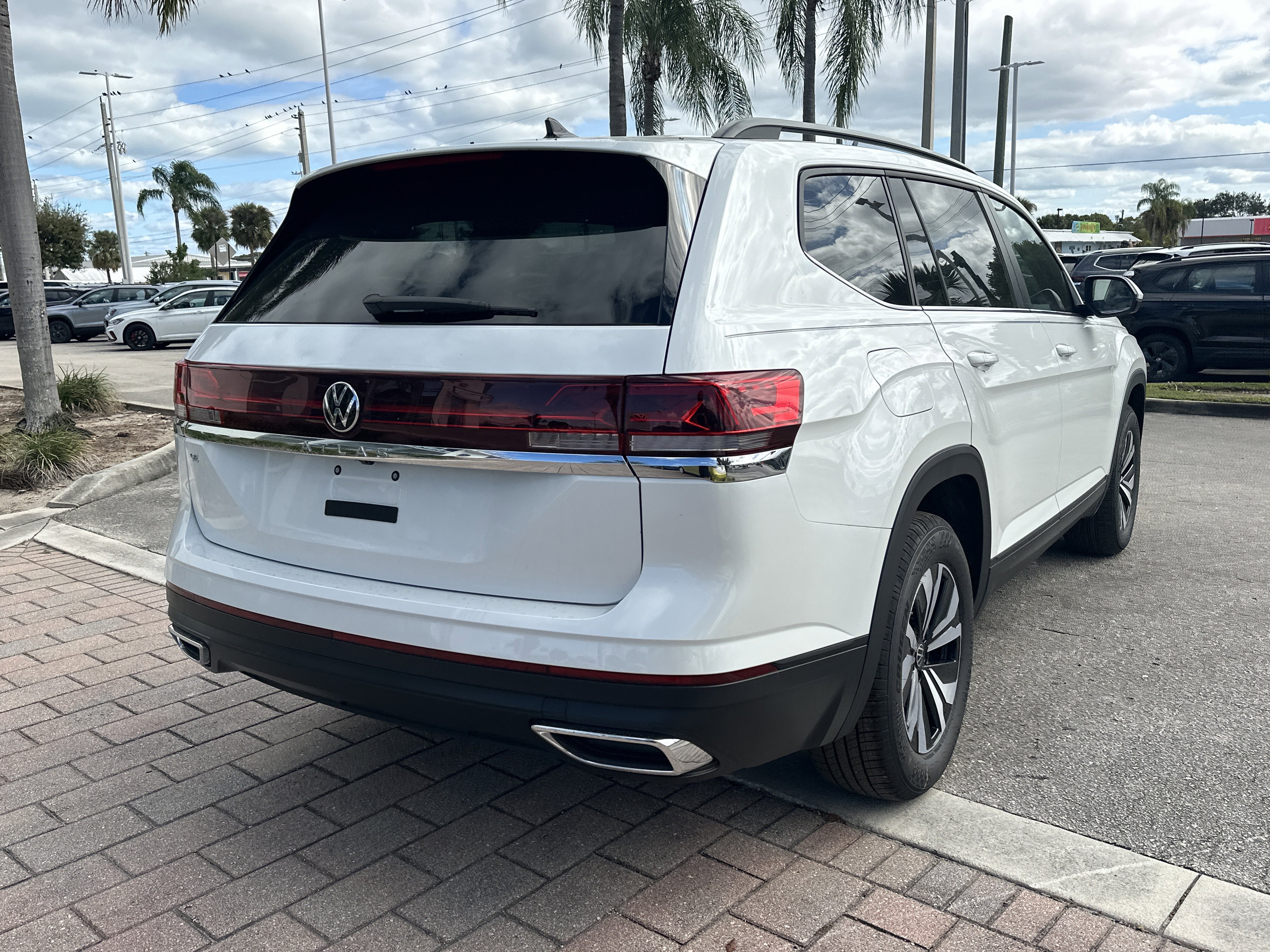 New 2026 Volkswagen Atlas SE image 6