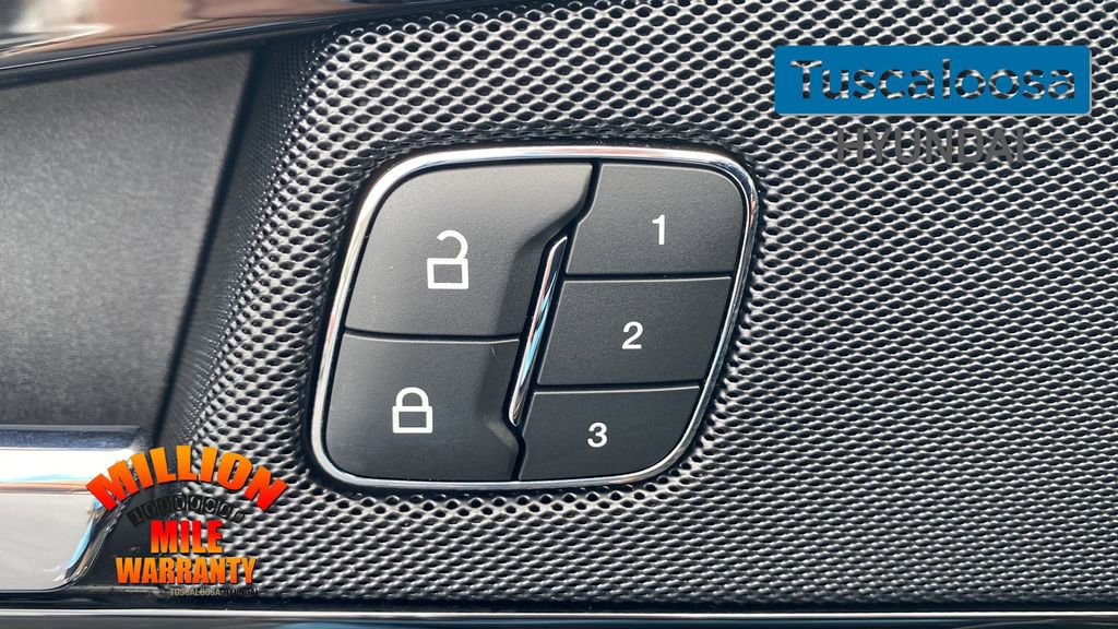 Used 2022 Lincoln Nautilus Reserve w/ Equipment Group 201A image 15