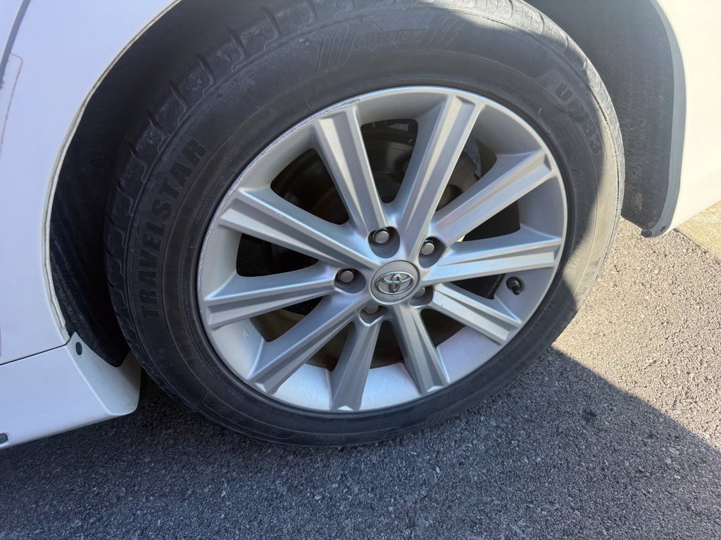 Used 2013 Toyota Camry XLE w/ Leather Pkg FWD image 6