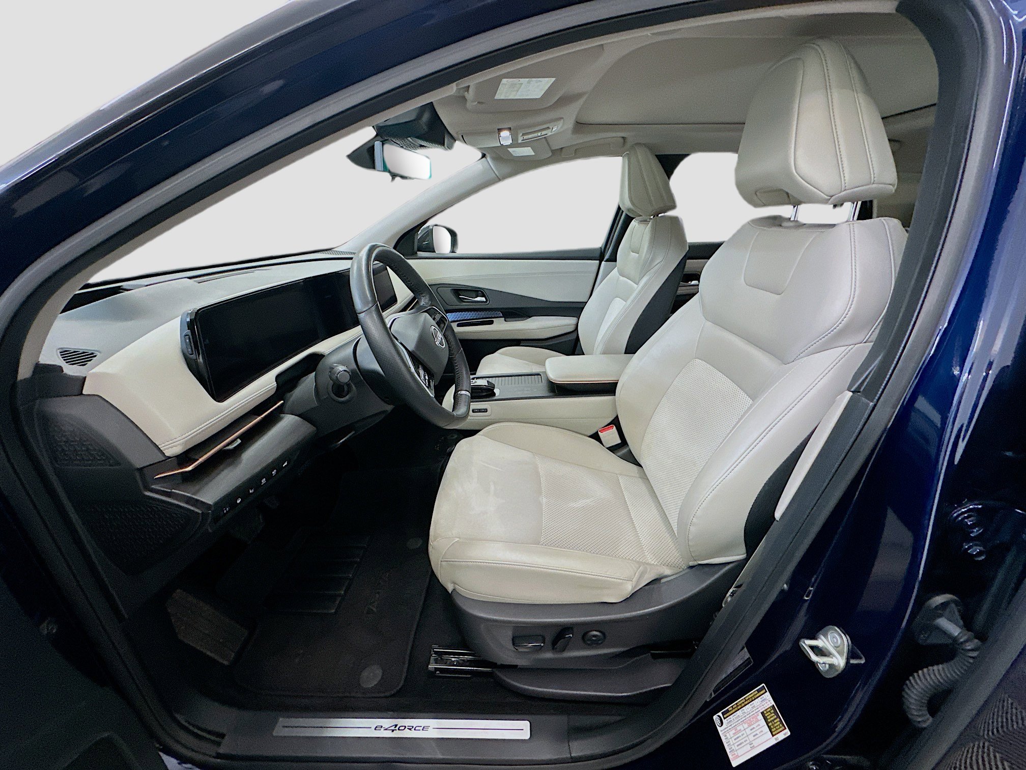 Used 2024 Nissan Ariya AWD image 13