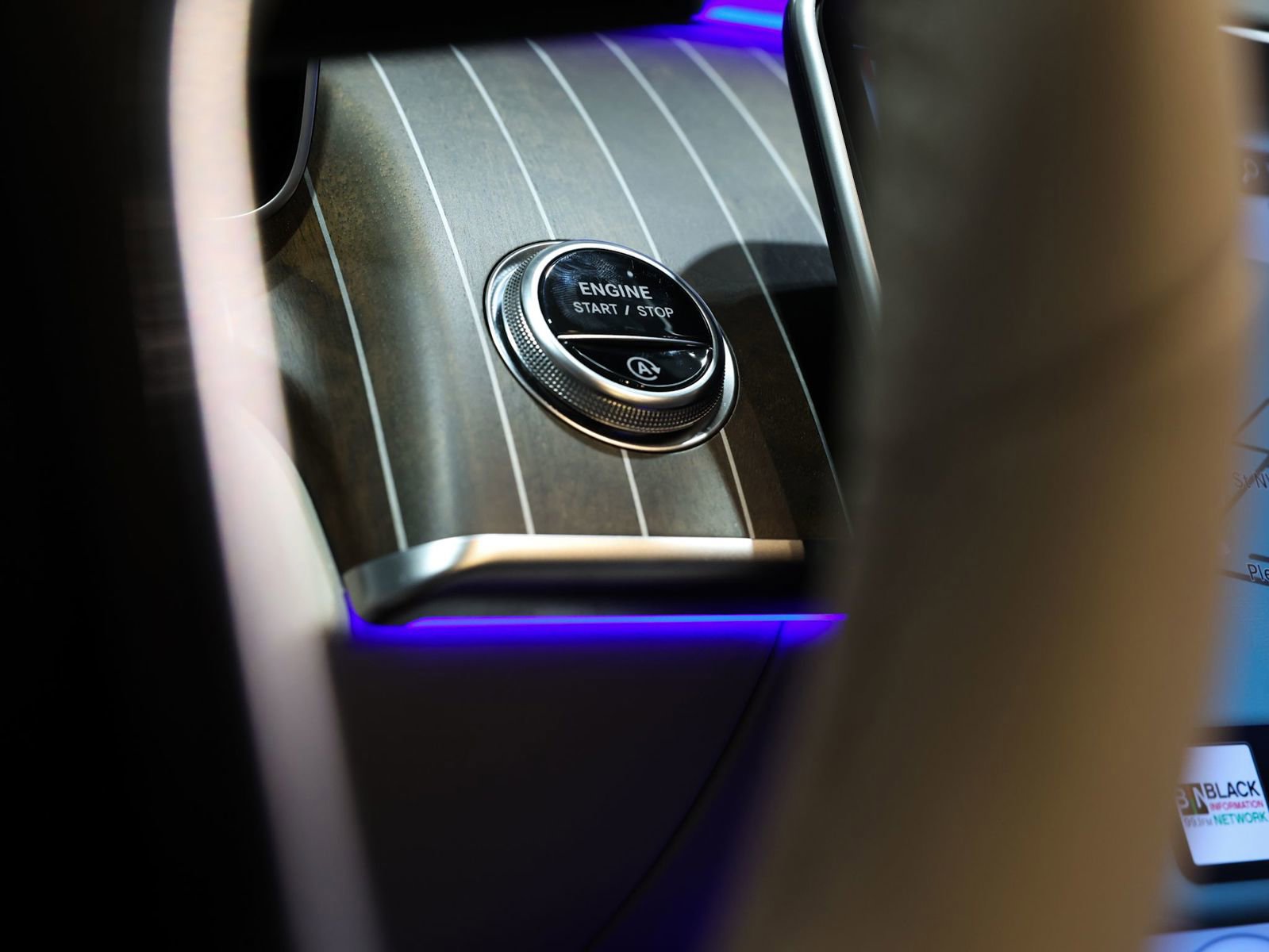 Used 2024 Mercedes-Benz Maybach S 580 4MATIC image 36