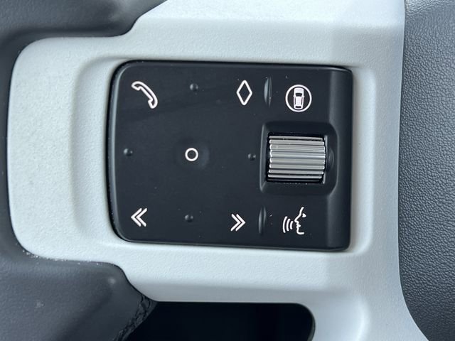 Certified 2025 Land Rover Defender 90 S AWD/4WD image 22