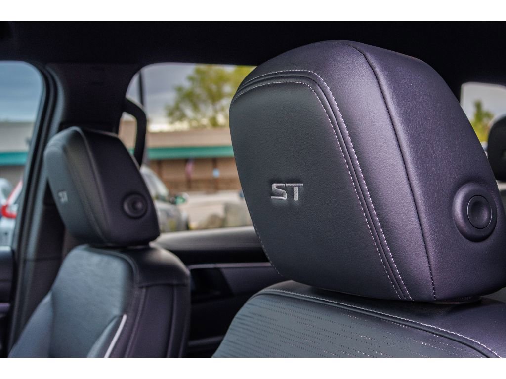 Used 2025 Buick Enclave Sport Touring w/ Power Package image 19