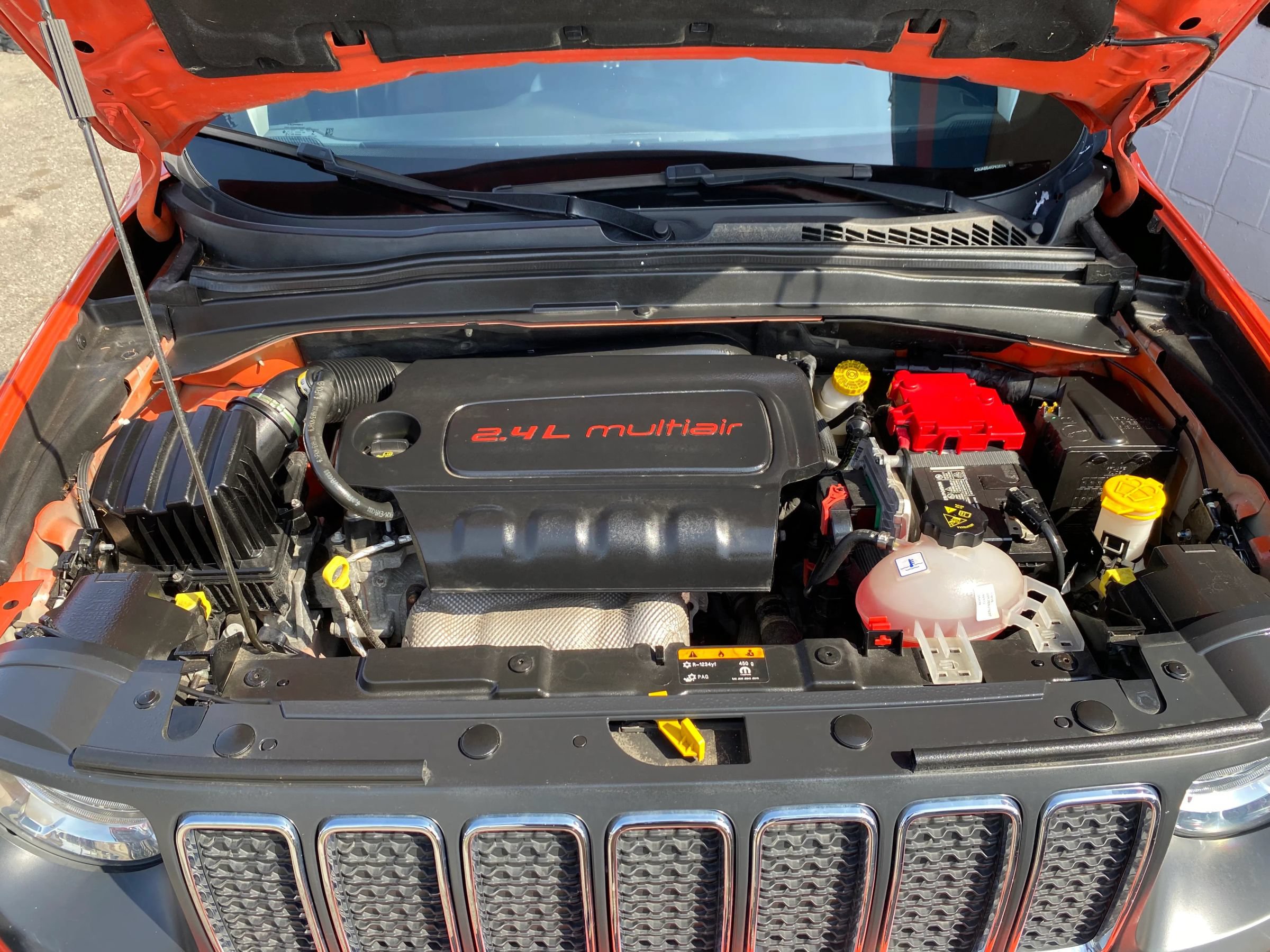 Used 2019 Jeep Renegade Latitude FWD image 32