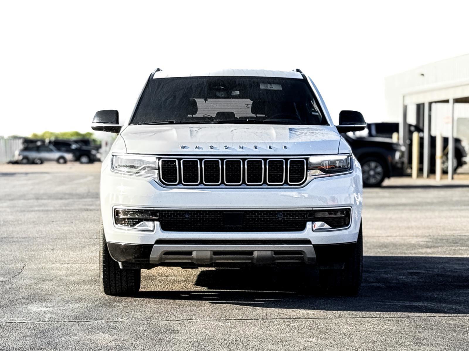 Used 2024 Jeep Wagoneer Series II w/ Flexible Seating Group image 2