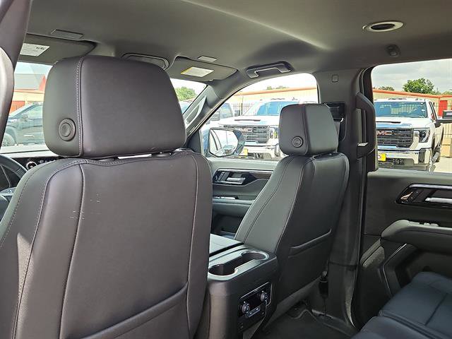 Certified 2025 Chevrolet Suburban LT RWD image 9