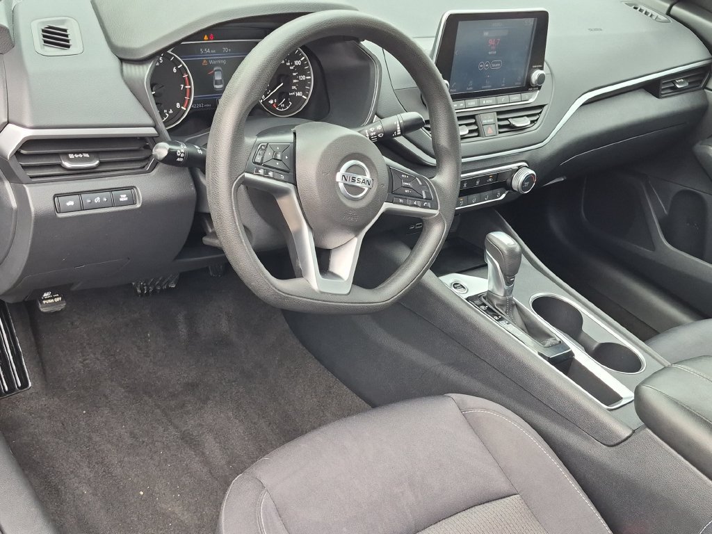 Used 2022 Nissan Altima 2.5 SV FWD image 11