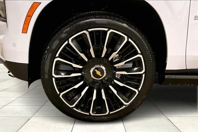 New 2026 Chevrolet Suburban High Country image 8