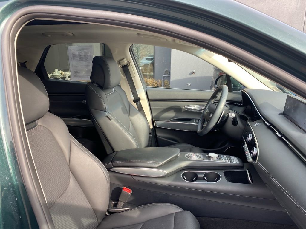 Used 2024 Genesis GV70 2.5T w/ Select Package image 9