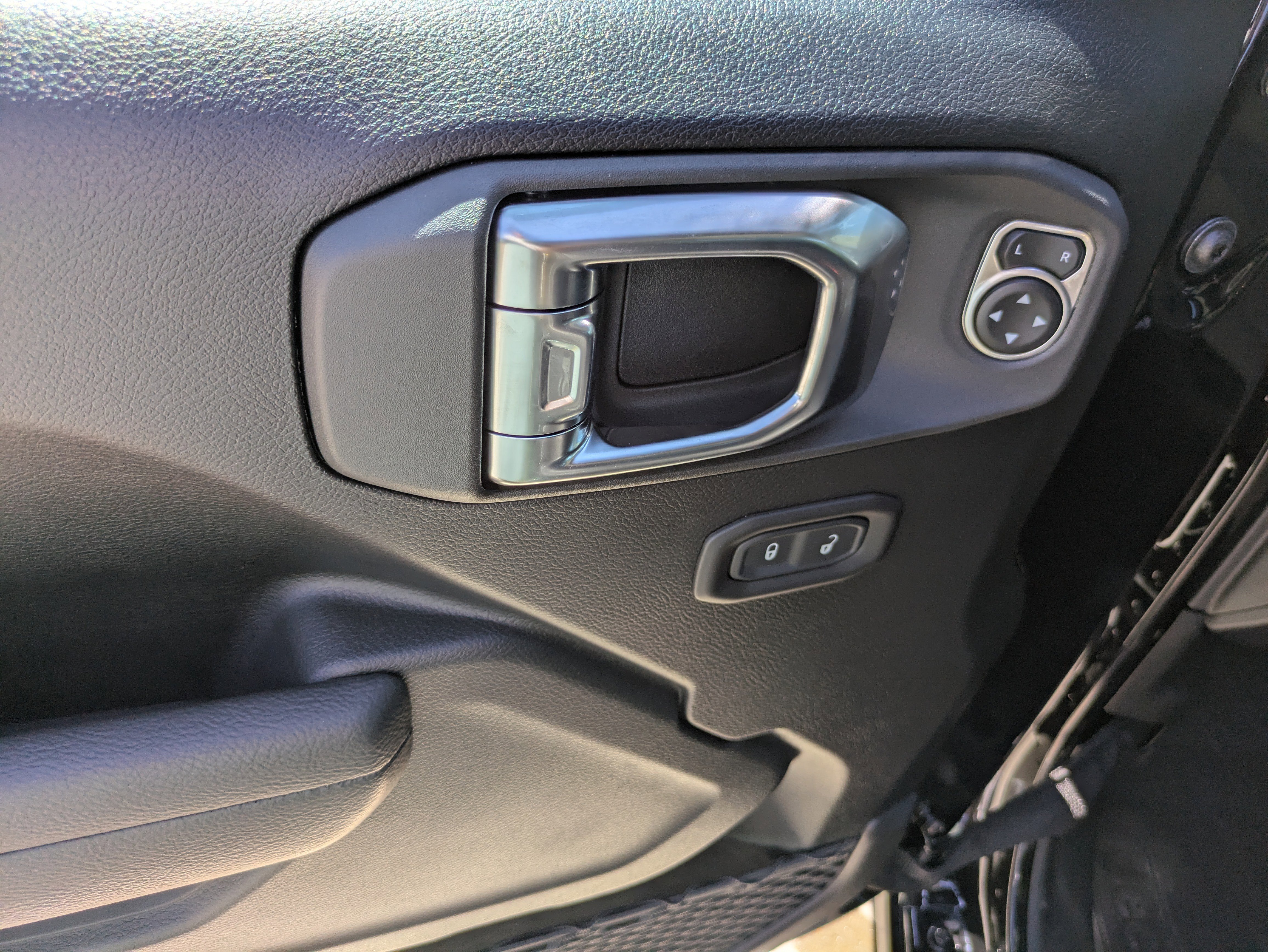 New 2025 Jeep Gladiator Sport image 9