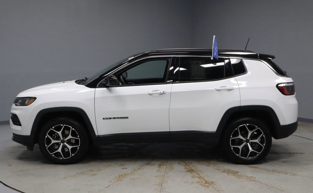 Used 2025 Jeep Compass Limited image 7