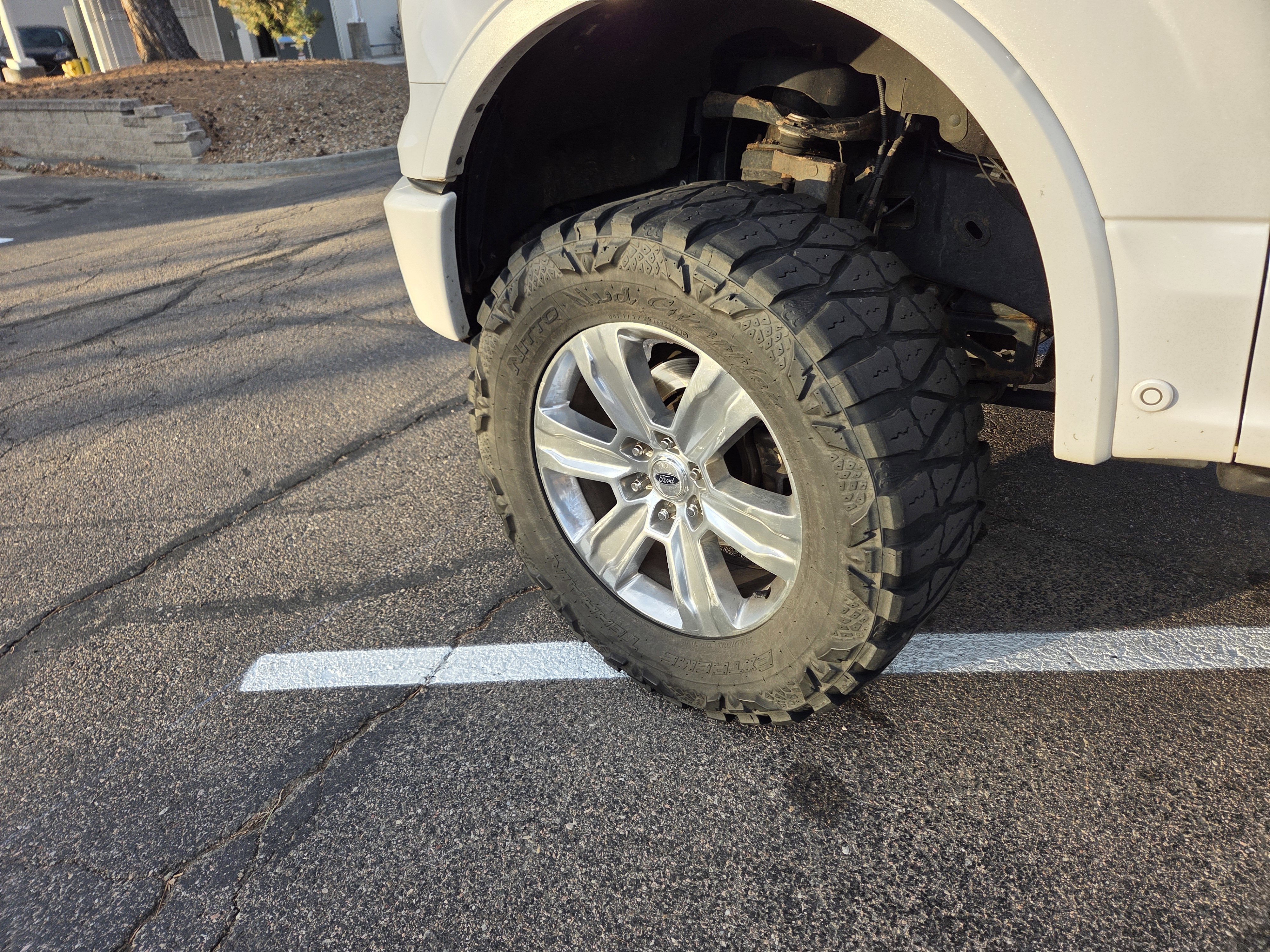 Used 2016 Ford F150 Platinum w/ Equipment Group 701A Luxury image 9