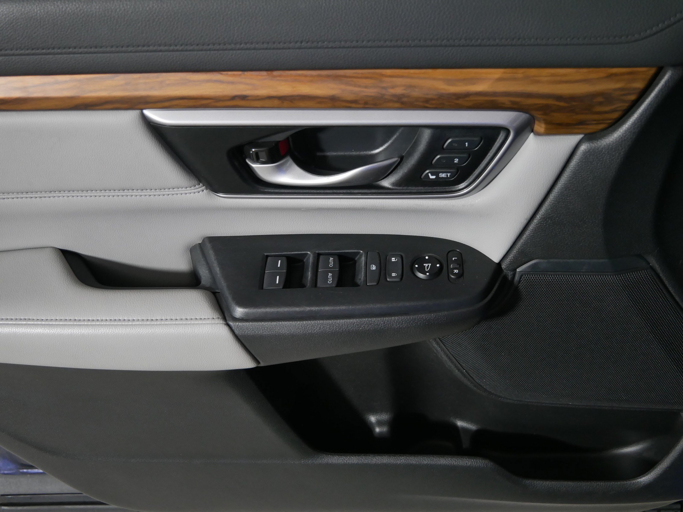 Used 2017 Honda CR-V Touring image 19