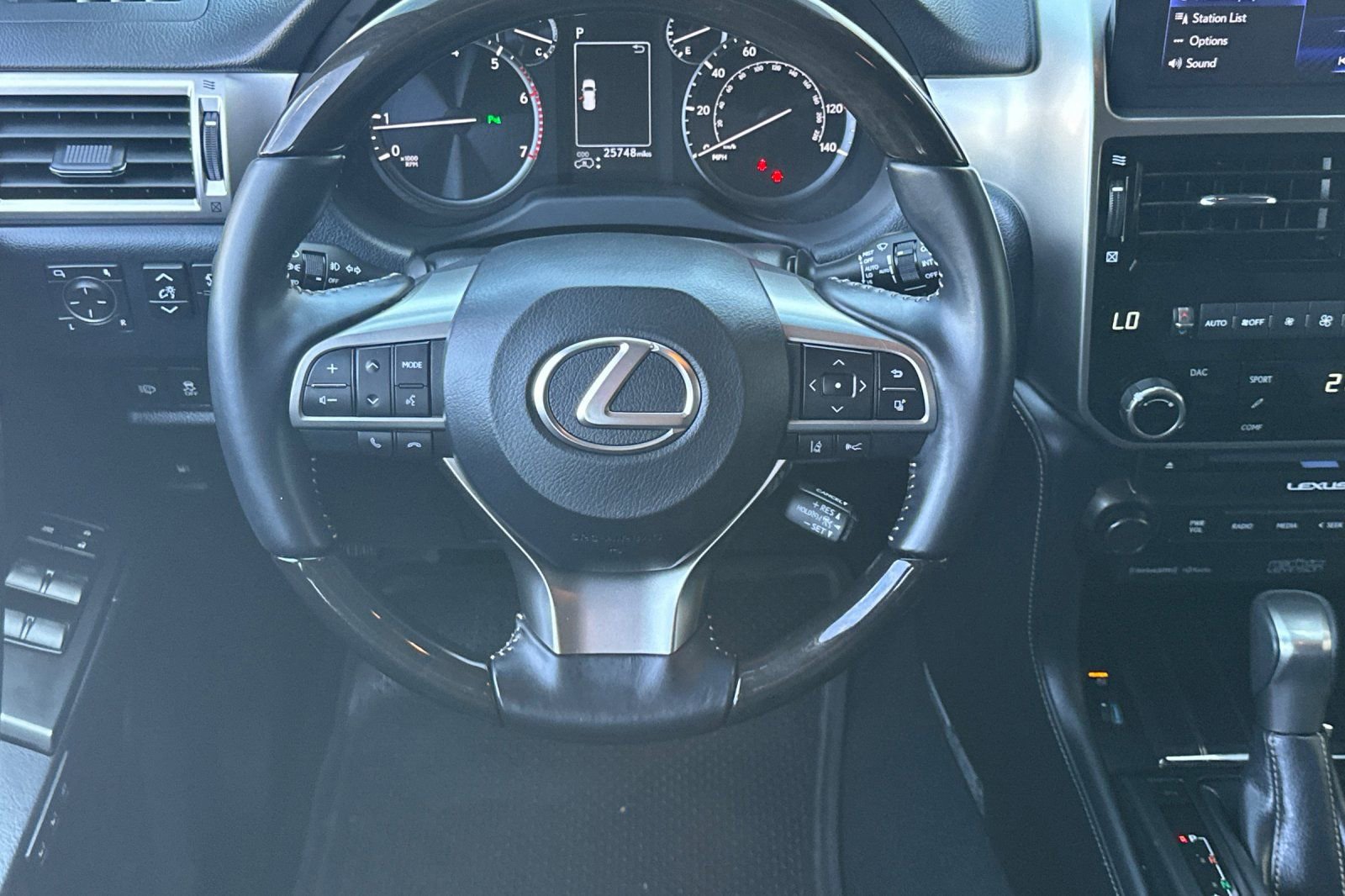 Certified 2023 Lexus GX 460 Luxury w/ Sport Design Package AWD/4WD image 11