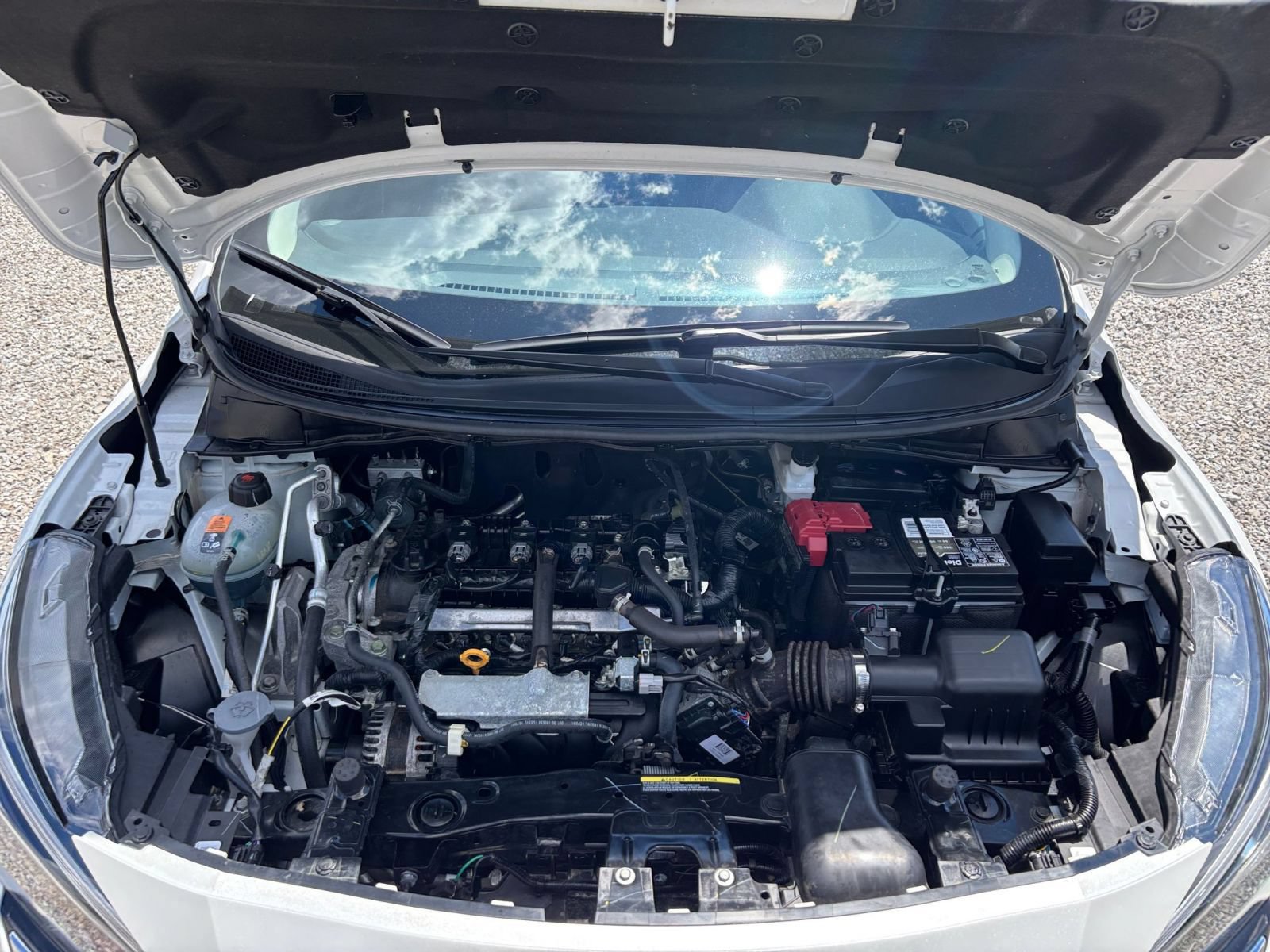Used 2025 Nissan Versa SV FWD image 30