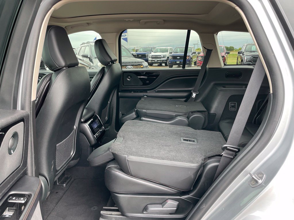Used 2023 Lincoln Aviator Reserve AWD/4WD image 46