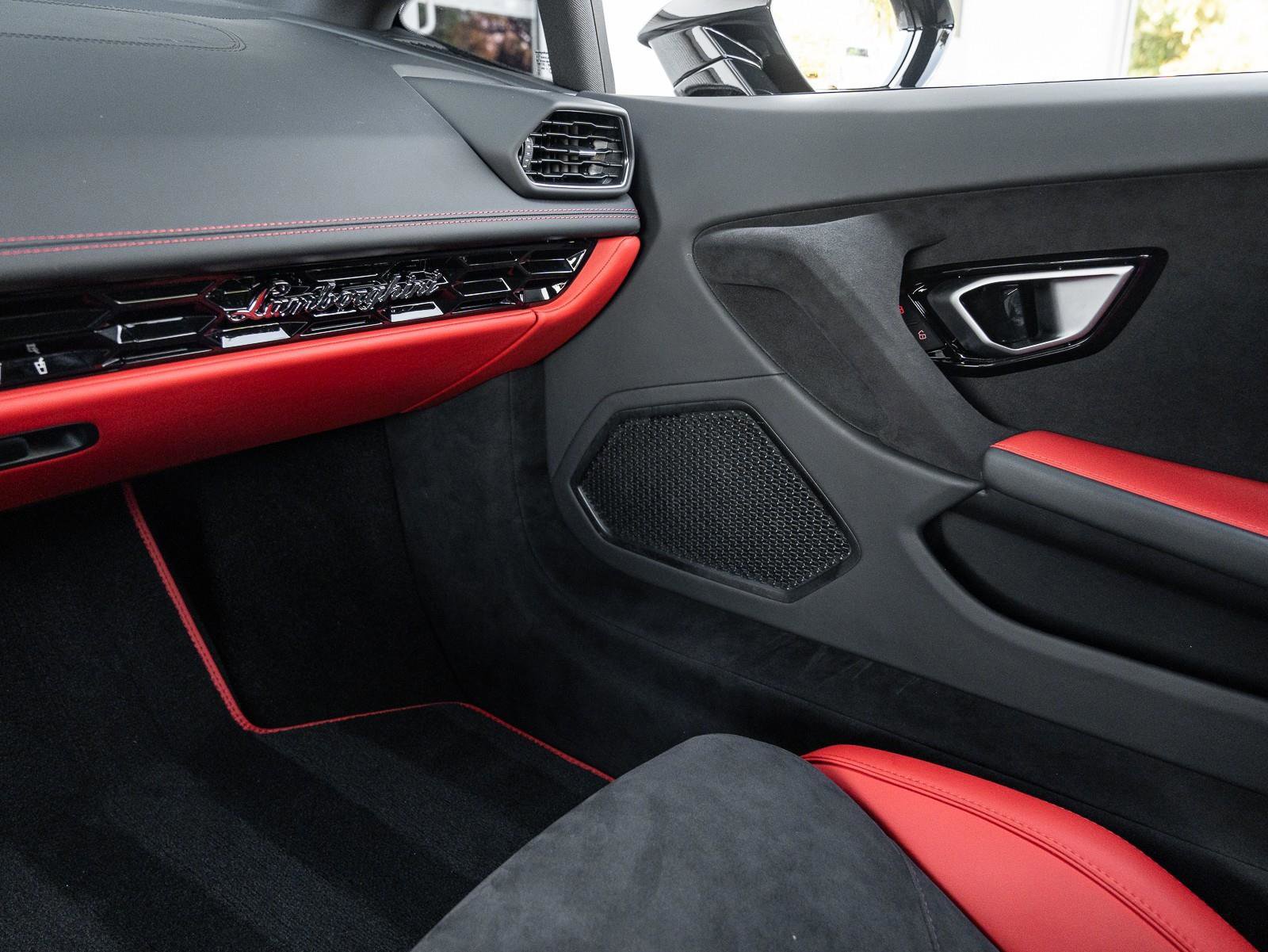 Used 2024 Lamborghini Huracan Tecnica image 37