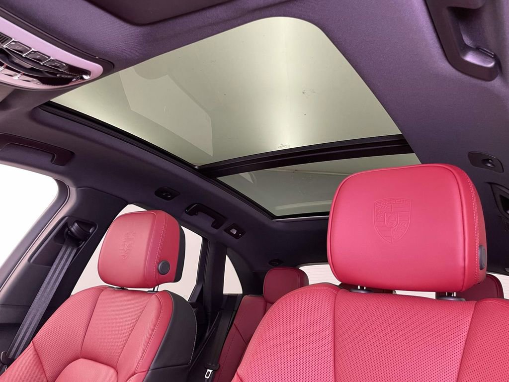 New 2025 Porsche Macan image 18