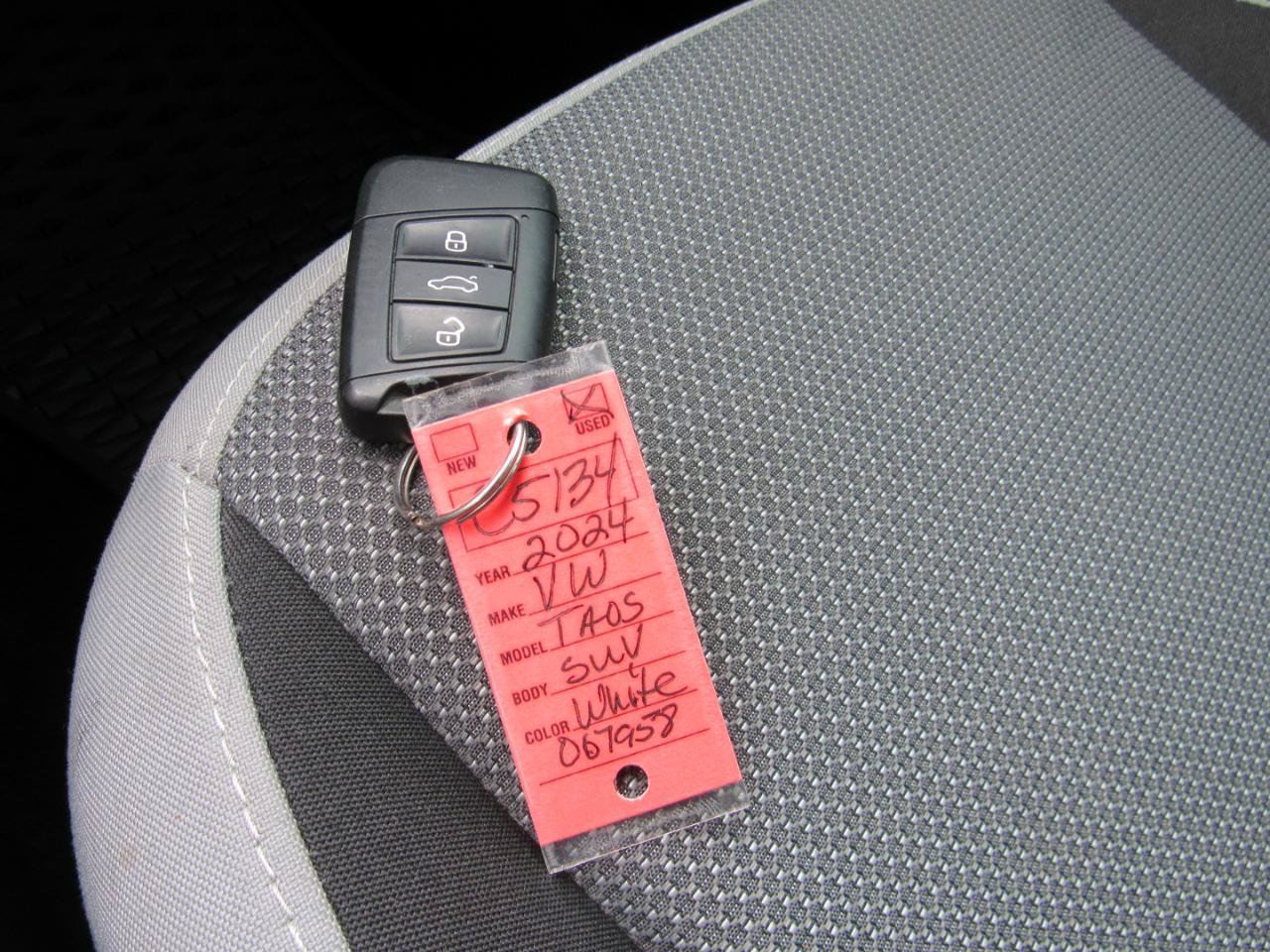 Used 2024 Volkswagen Taos S FWD image 14