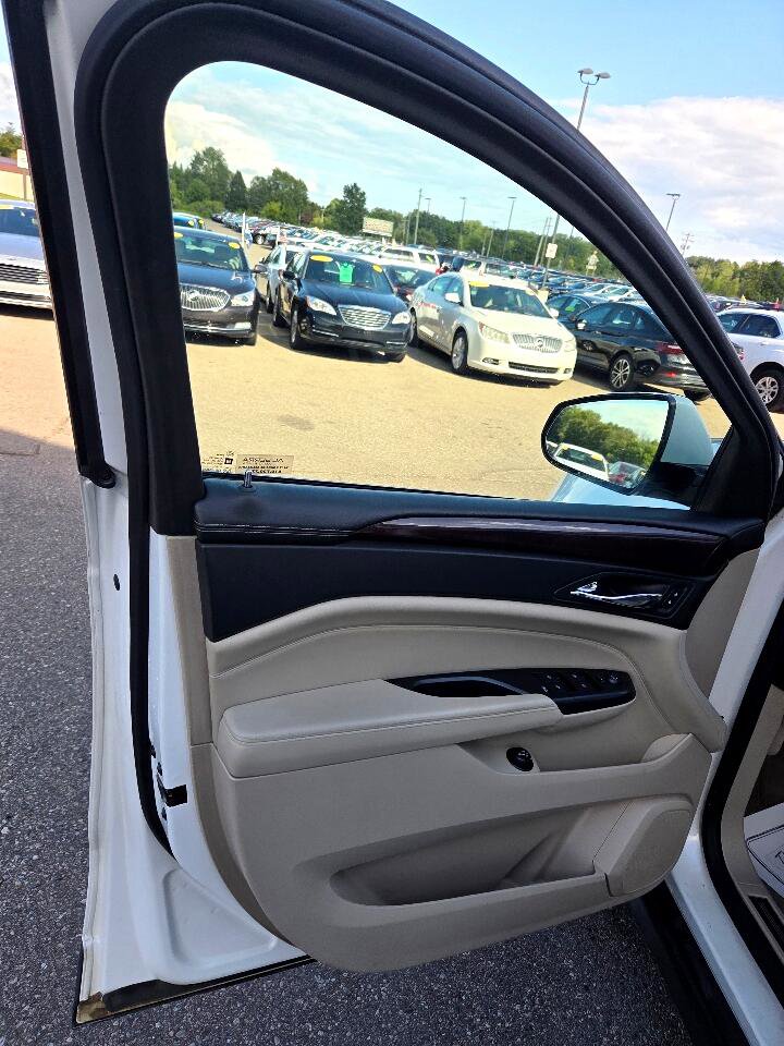 Used 2013 Cadillac SRX Luxury image 10