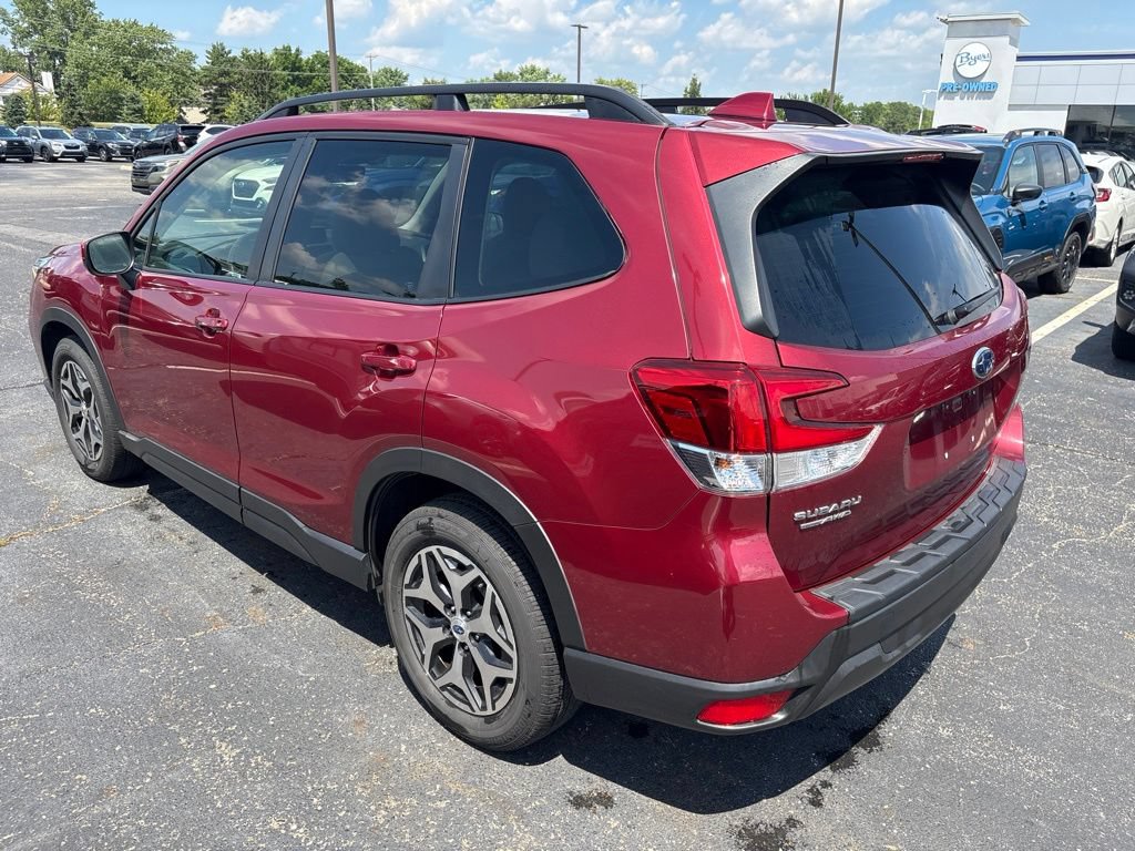 Used 2021 Subaru Forester Premium AWD/4WD image 5