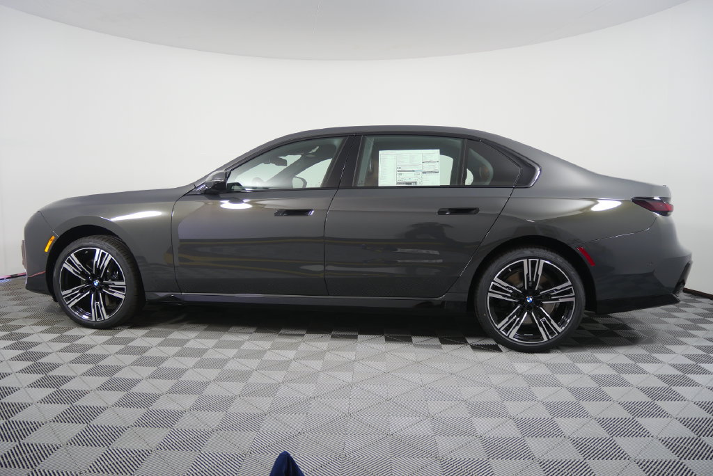 New 2026 BMW 740i RWD image 7