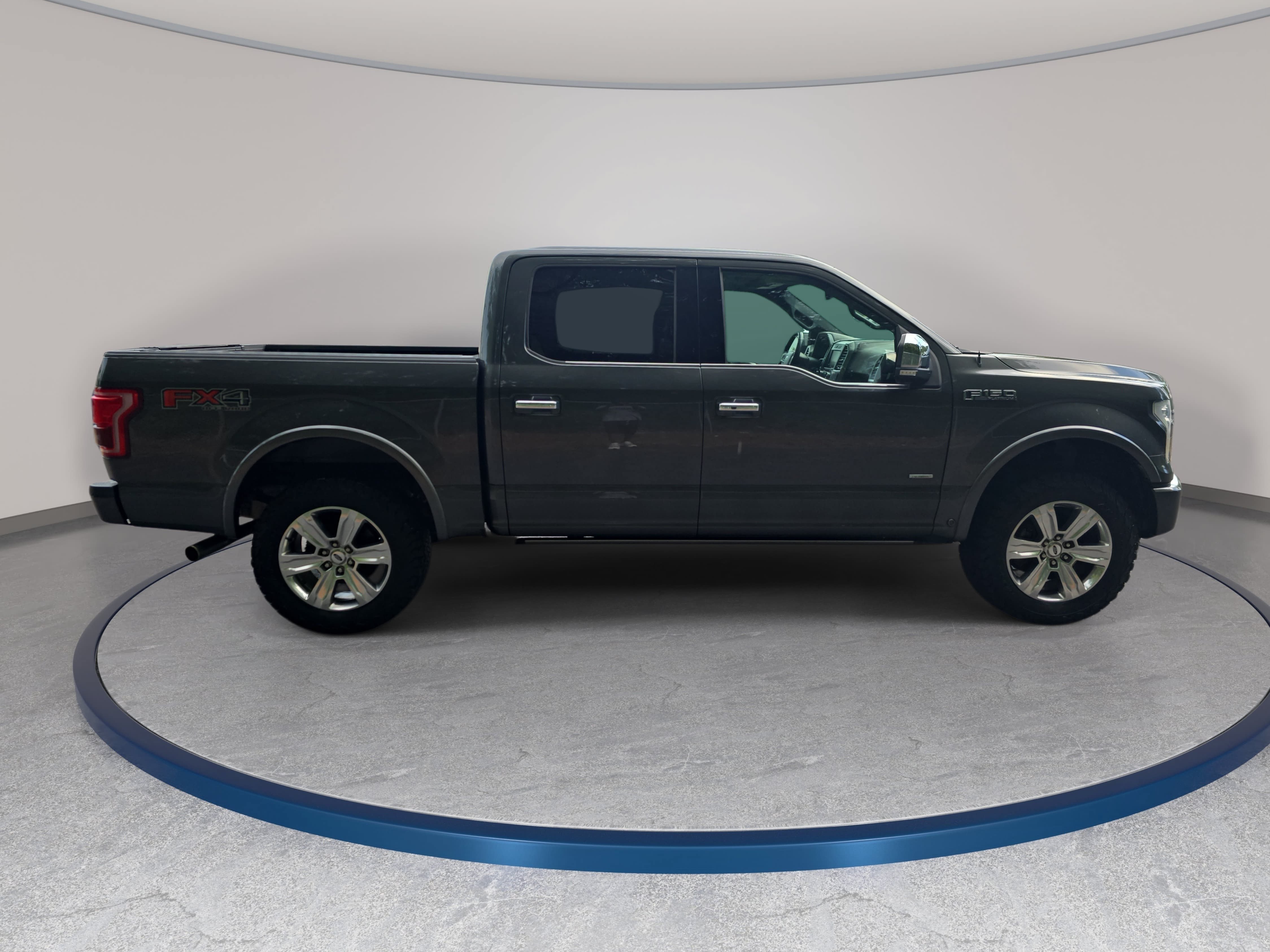 Used 2015 Ford F150 Platinum w/ Equipment Group 701A Luxury AWD/4WD image 4