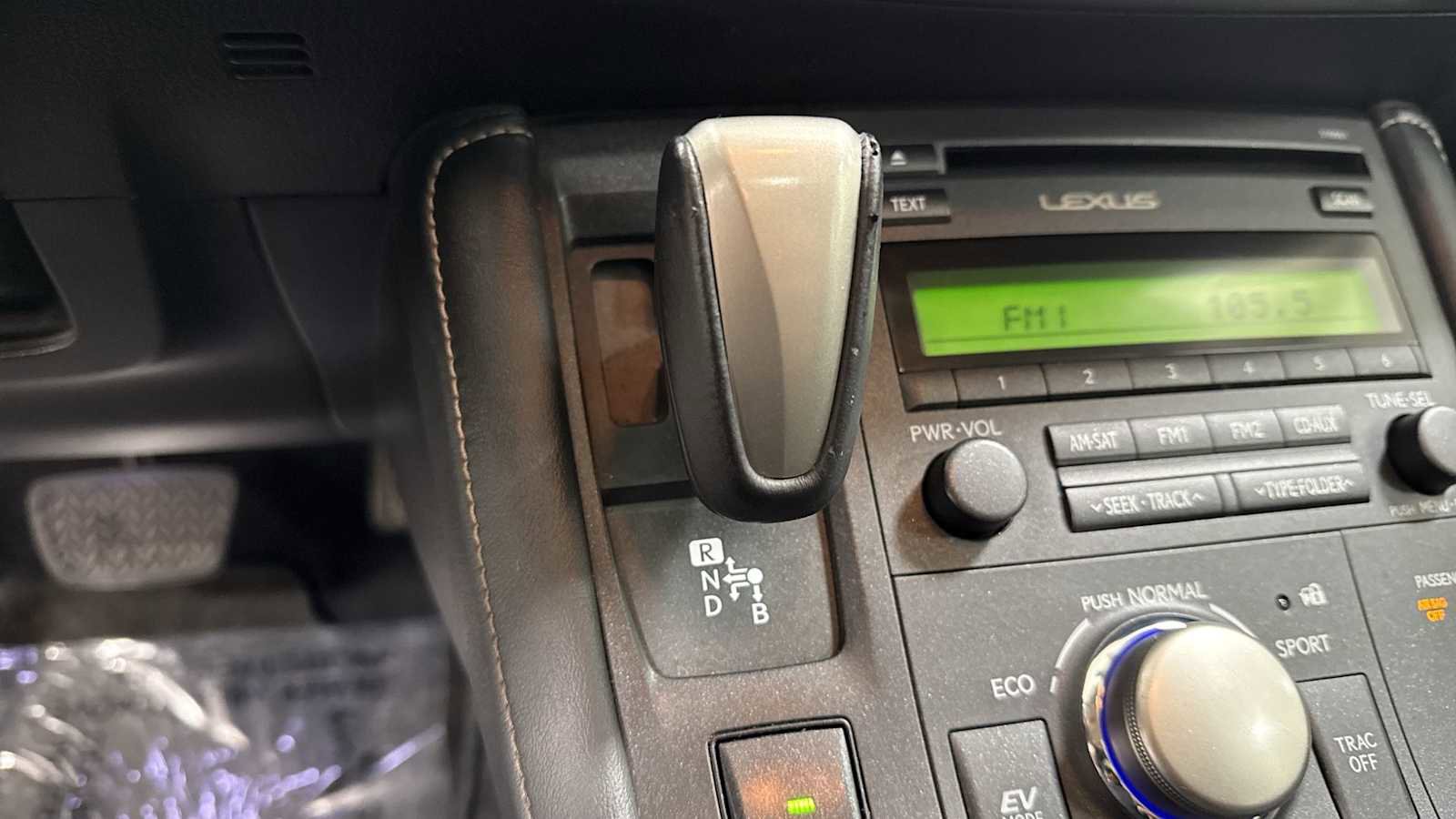 Used 2015 Lexus CT 200h image 21