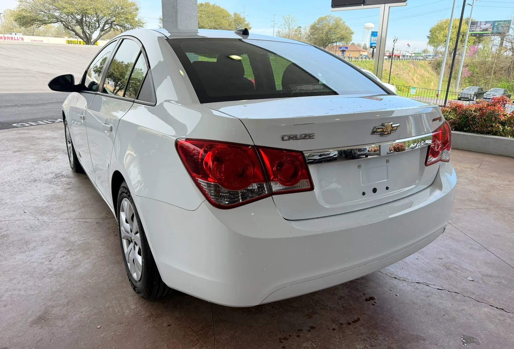 Used 2014 Chevrolet Cruze LS image 4