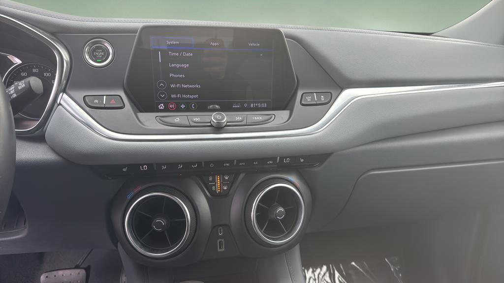 Used 2020 Chevrolet Blazer LT FWD image 11